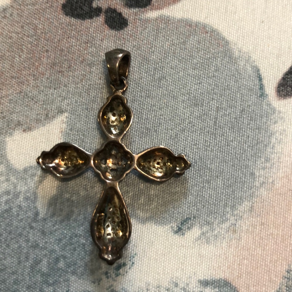 Cross pendant - Picture 2 of 5